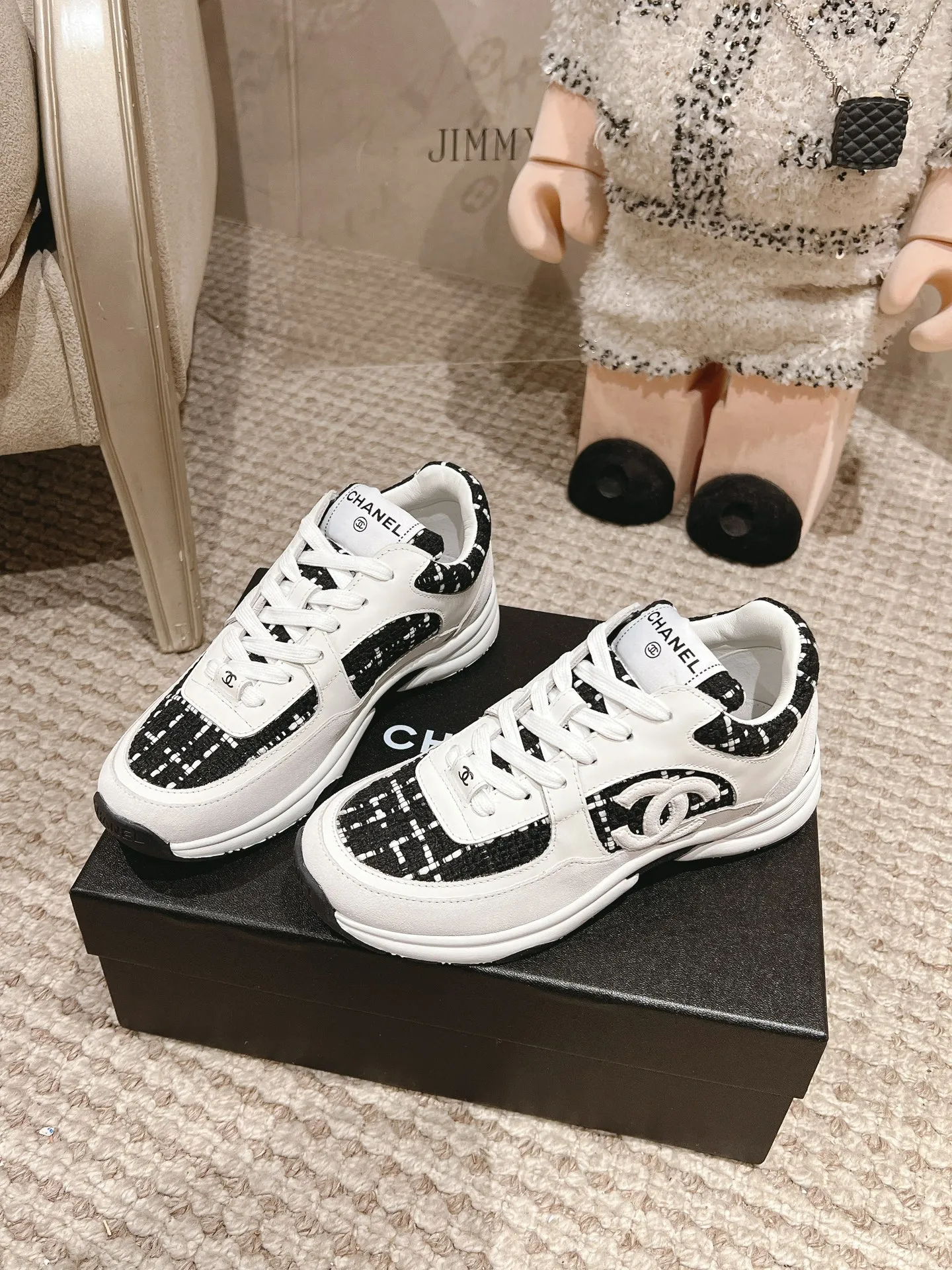 👟👟Ex-factory price 560👟👟 Men’s size +10, women’s size: 35-41#, men’s size: 39/45# The most popular product in 2024, the Chanel colored fabric series, is on sale now! Buy a 1:1 replica of the original. Every stitch and thread is of high standard. Regardless of the shape, comfort, materials, workmanship, and packaging, we have put in all the effort! Maybe we are not the cheapest on the market, but we are definitely the most cost-effective! Major celebrities and internet celebrities are rushing to buy them! You definitely deserve it!